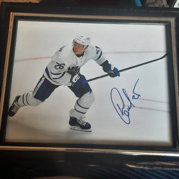 AUTOGRAPHED SPORTS - Picture 6 of 9